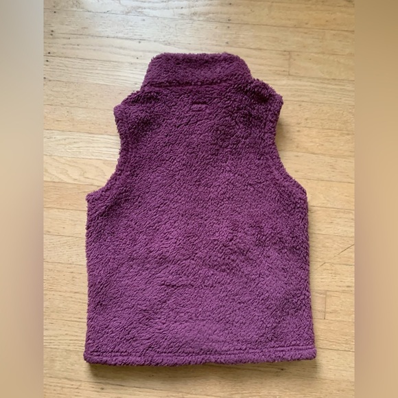 Girls size 12 (large) Patagonia purple vest - Picture 6 of 6